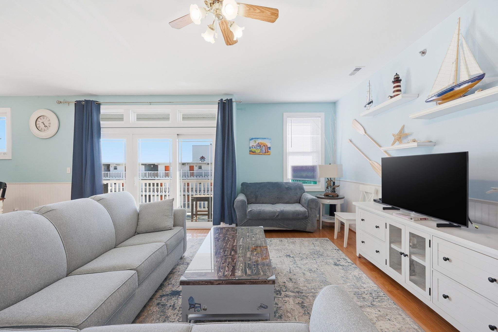407 E Palm Road 204