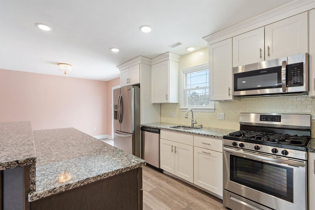 Photo of 110 E Hollywood Lane, Beesleys Point, NJ 08223 (MLS # 260363)