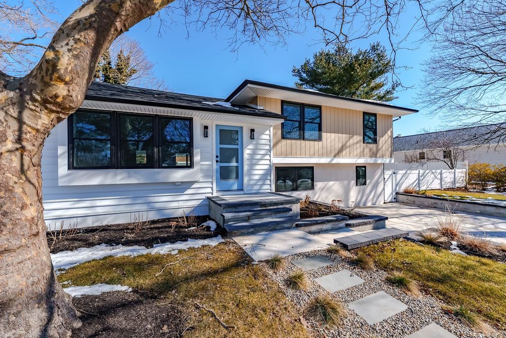 Photo of 29 E Hollywood Lane, Beesleys Point, NJ 08223 (MLS # 260381)