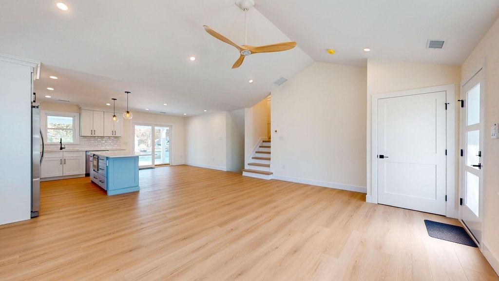 Photo of 29 E Hollywood Lane, Beesleys Point, NJ 08223 (MLS # 260381)