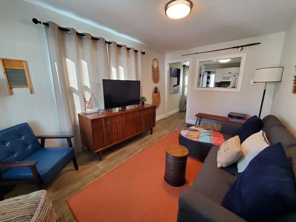 Photo of 418 W Roberts Avenue, Wildwood, NJ 08260 (MLS # 253038)