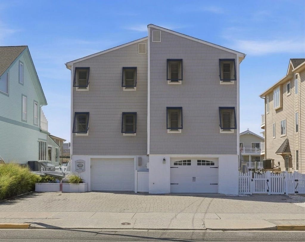 Photo of 2048 Ocean Drive #2048, Avalon, NJ 08202 (MLS # 262198)