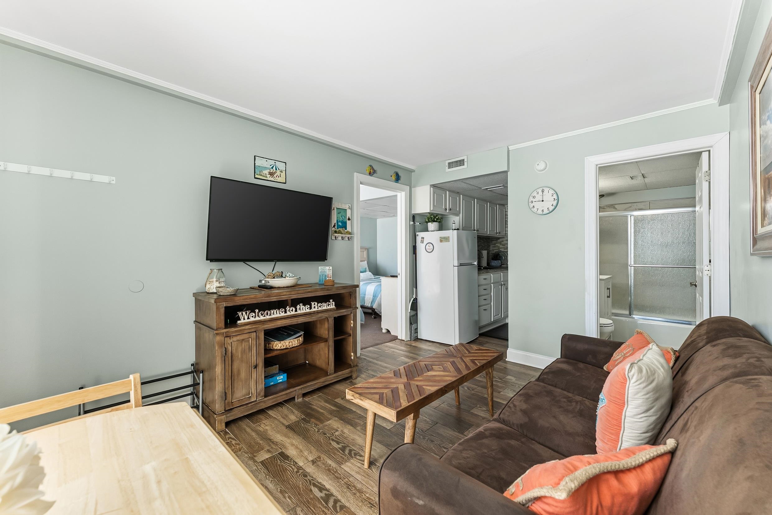 404 E Denver Avenue 204