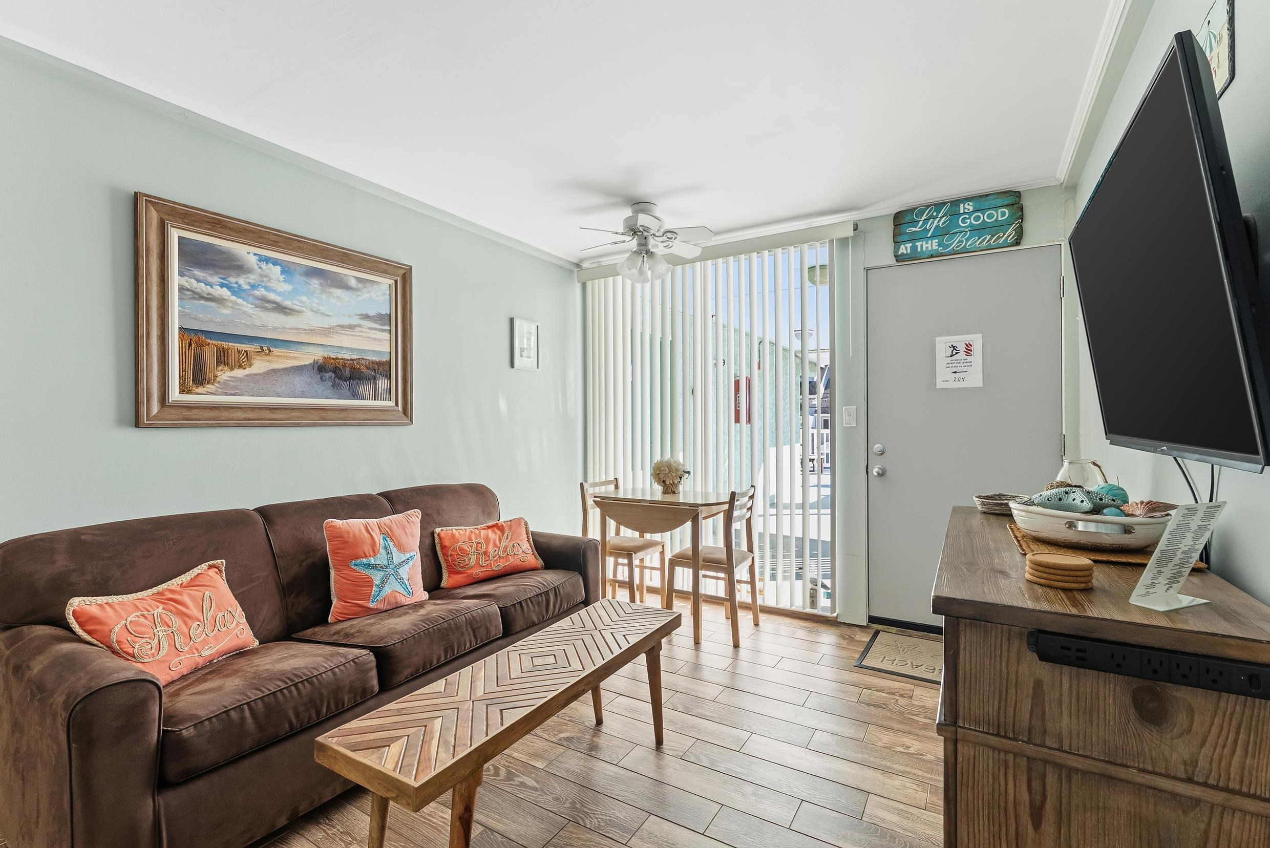 404 E Denver Avenue 204