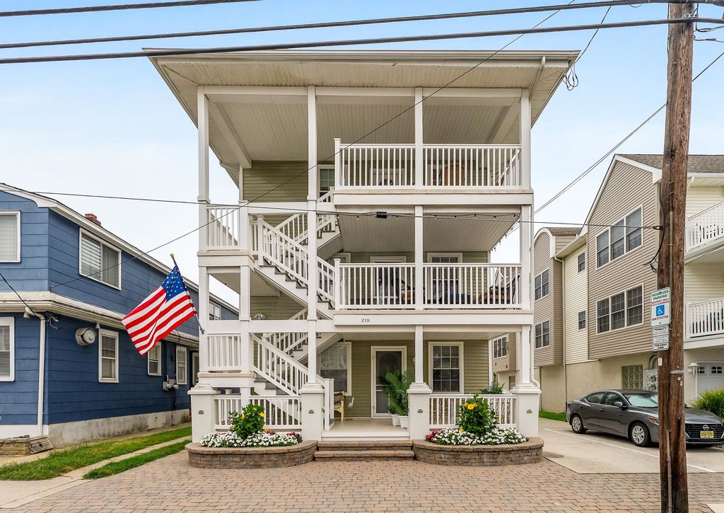 Photo of 219 E Glenwood Avenue #C, Wildwood, NJ 08260 (MLS # 252464)