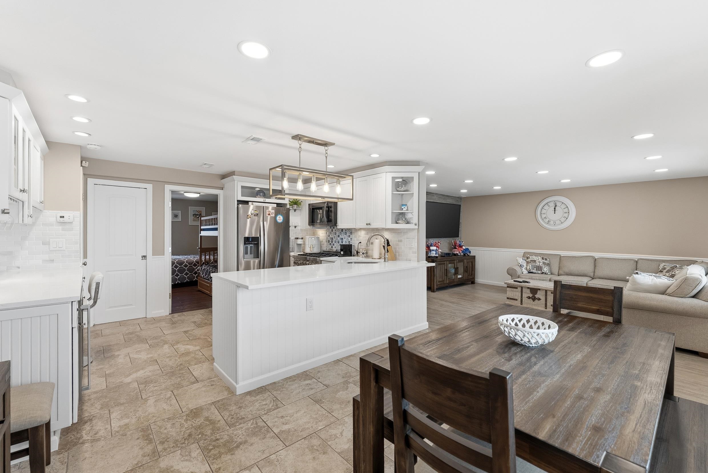 406-10 E Monterey Avenue 210 & 211