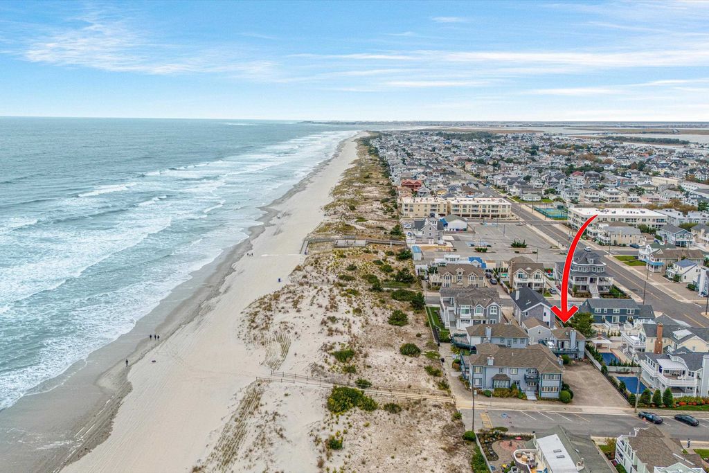 Photo of 13 93rd Street #5, Stone Harbor, NJ 08247 (MLS # 252939)