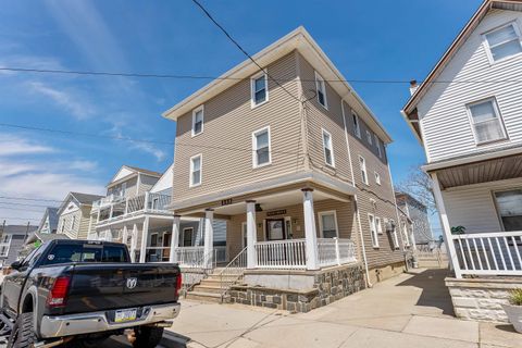 Photo of 225 E Garfield Avenue, Wildwood, NJ 08260 (MLS # 251512)