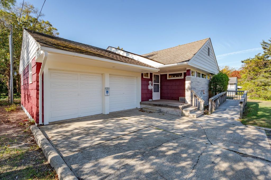 Photo of 33 E Mechanic Street, Cape May Court House, NJ 08210 (MLS # 253140)