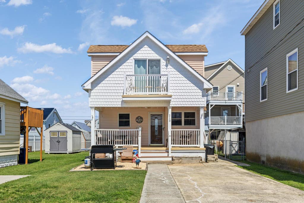 Photo of 213 W 17th Avenue, North Wildwood, NJ 08260 (MLS # 262315)
