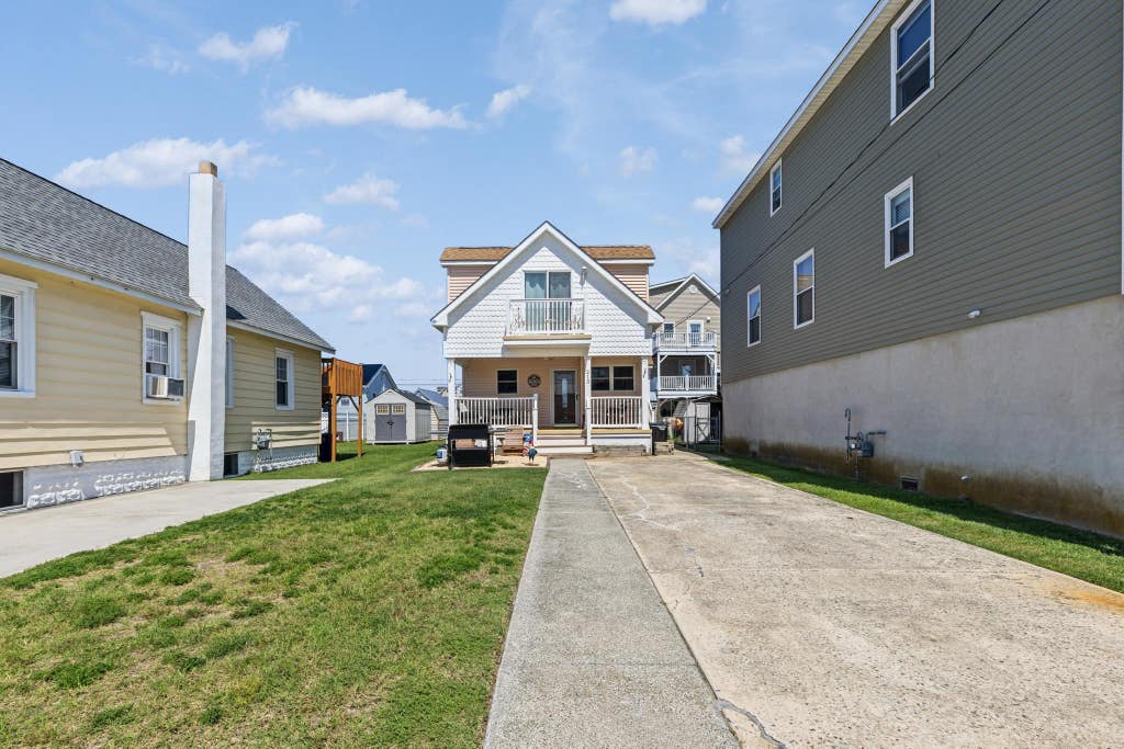 Photo of 213 W 17th Avenue, North Wildwood, NJ 08260 (MLS # 262315)