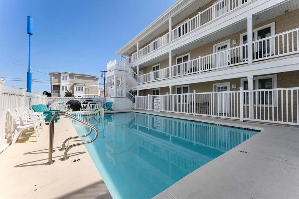 Photo of 402 E 25th Avenue #103, North Wildwood, NJ 08260 (MLS # 260376)