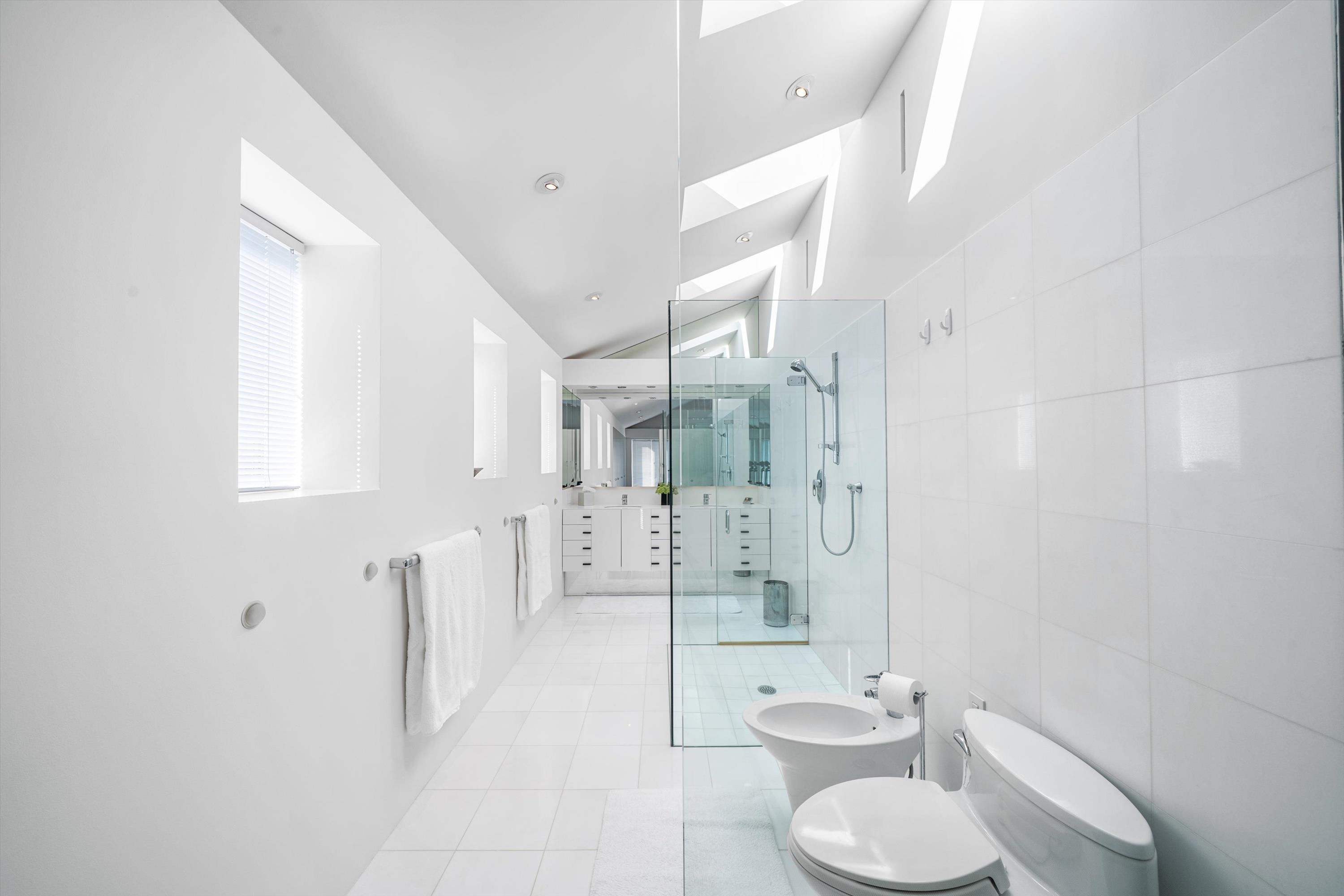 Stone Harbor, New Jersey 08247, United States, 10 Bedrooms Bedrooms, ,5 BathroomsBathrooms,Residential,Active,189913