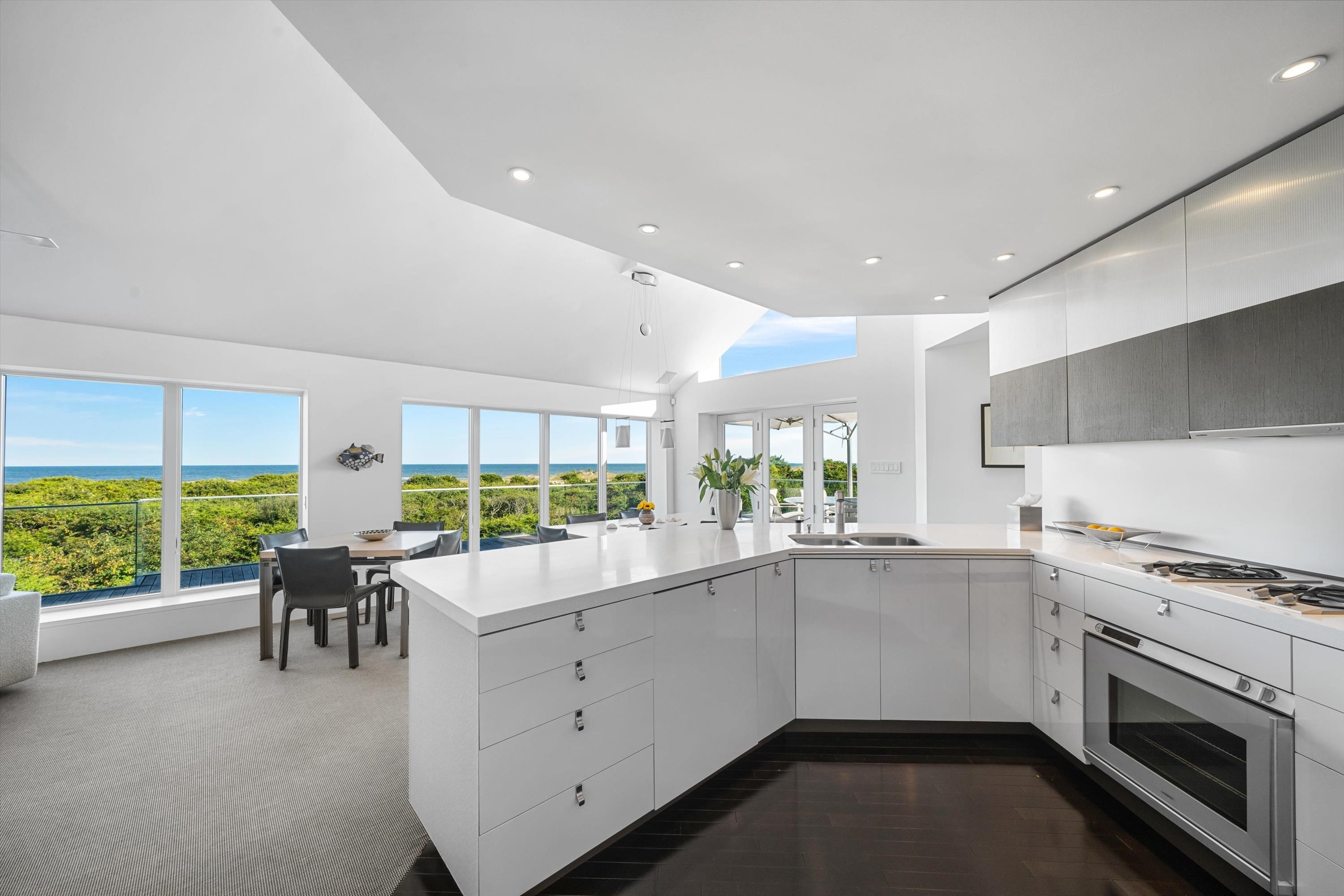 Stone Harbor, New Jersey 08247, United States, 10 Bedrooms Bedrooms, ,5 BathroomsBathrooms,Residential,Active,189913