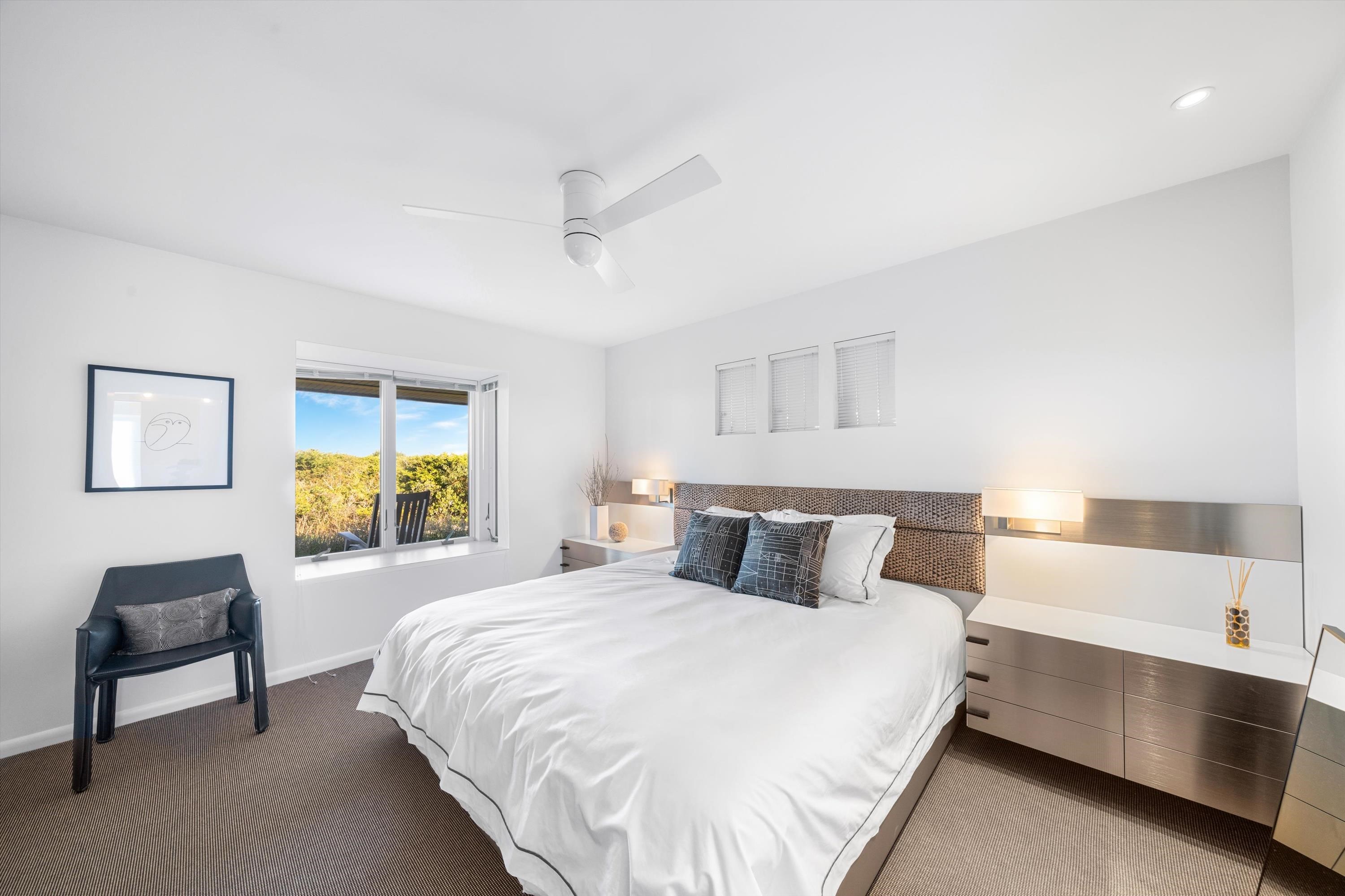 Stone Harbor, New Jersey 08247, United States, 10 Bedrooms Bedrooms, ,5 BathroomsBathrooms,Residential,Active,189913