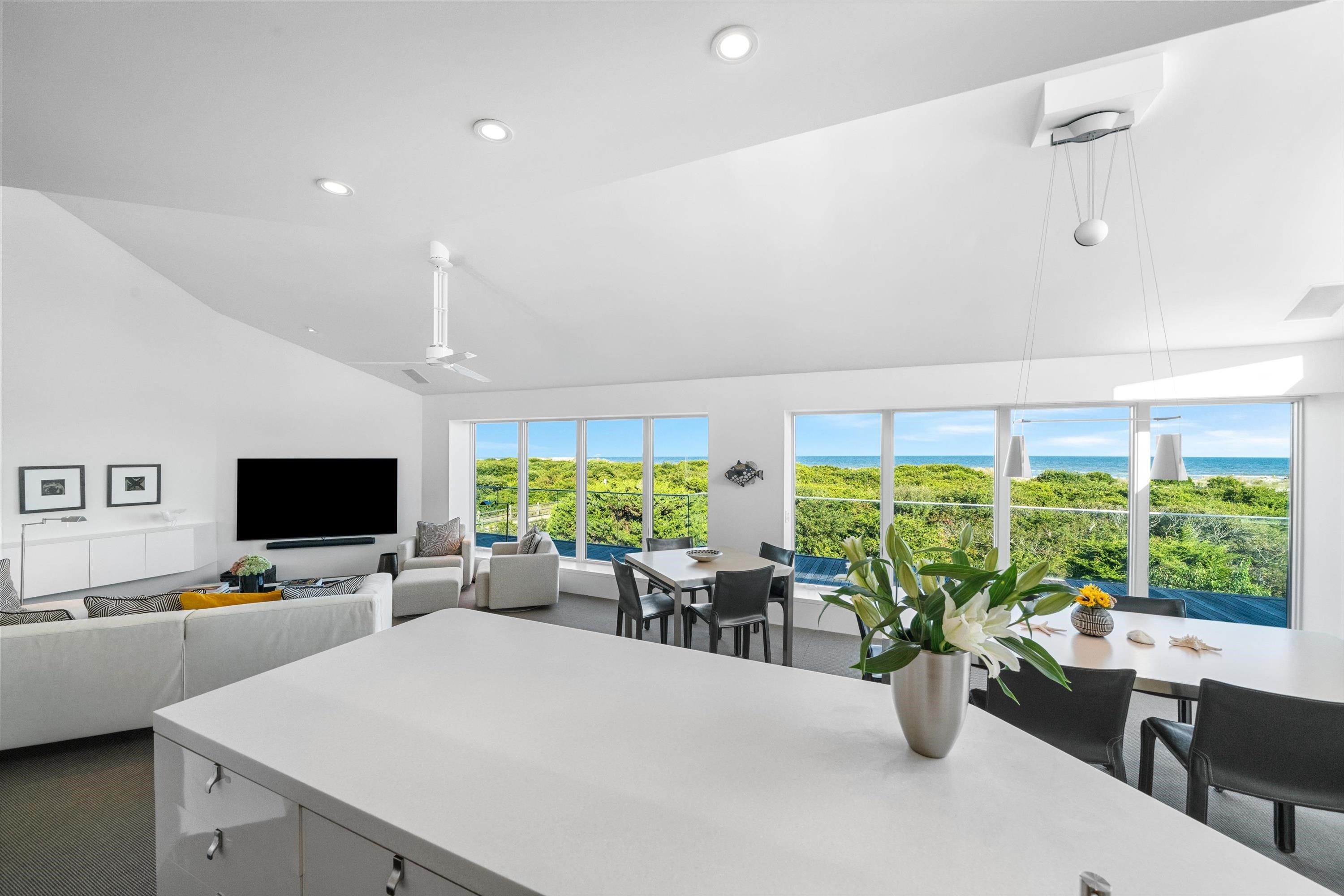 Stone Harbor, New Jersey 08247, United States, 10 Bedrooms Bedrooms, ,5 BathroomsBathrooms,Residential,Active,189913