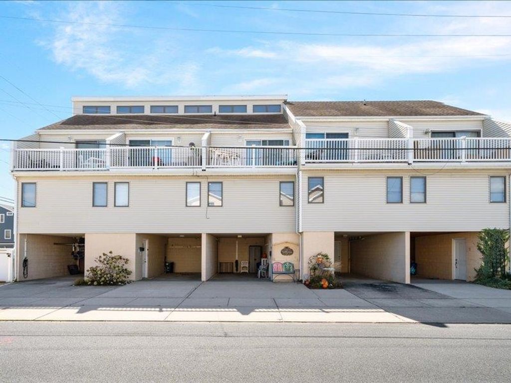 Photo of 8400 Landis Avenue #3, Sea Isle City, NJ 08243 (MLS # 253009)