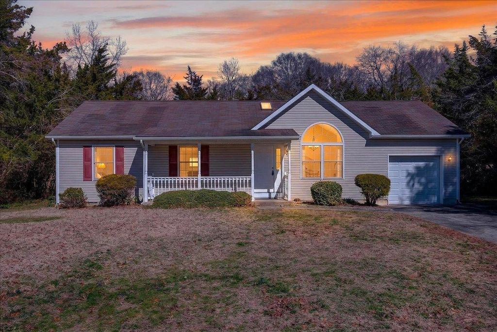 Photo of 8 Meadows Edge Drive, Cape May Court House, NJ 08210 (MLS # 260579)