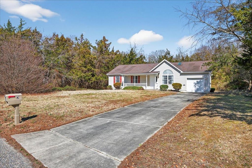 Photo of 8 Meadows Edge Drive, Cape May Court House, NJ 08210 (MLS # 260579)