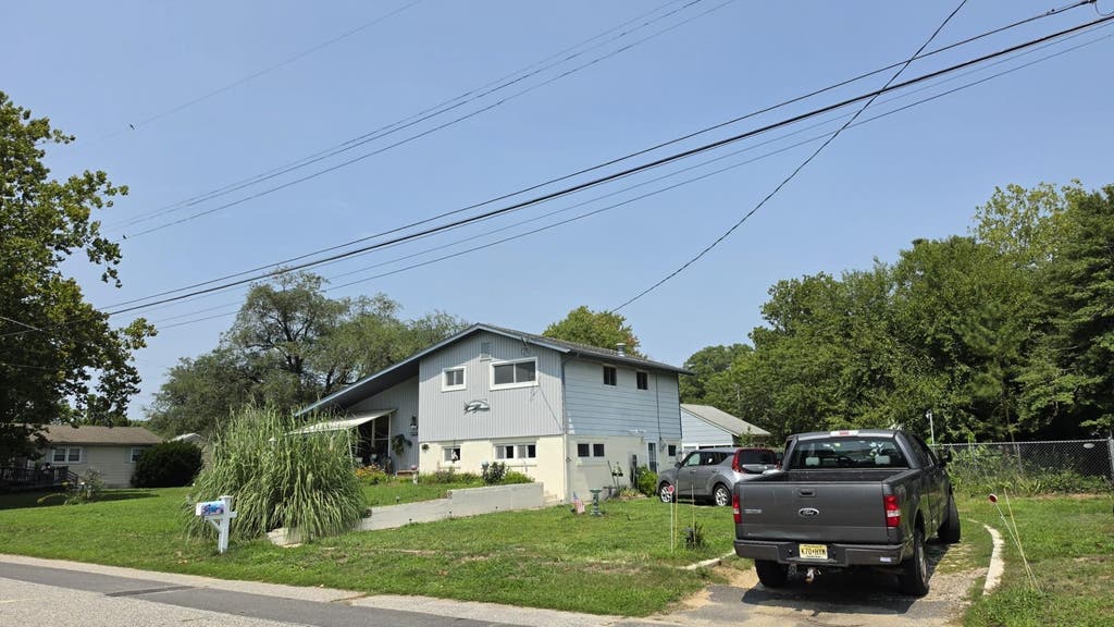 Photo of 915 Towerview Road, Lower Township, NJ 08204 (MLS # 262217)