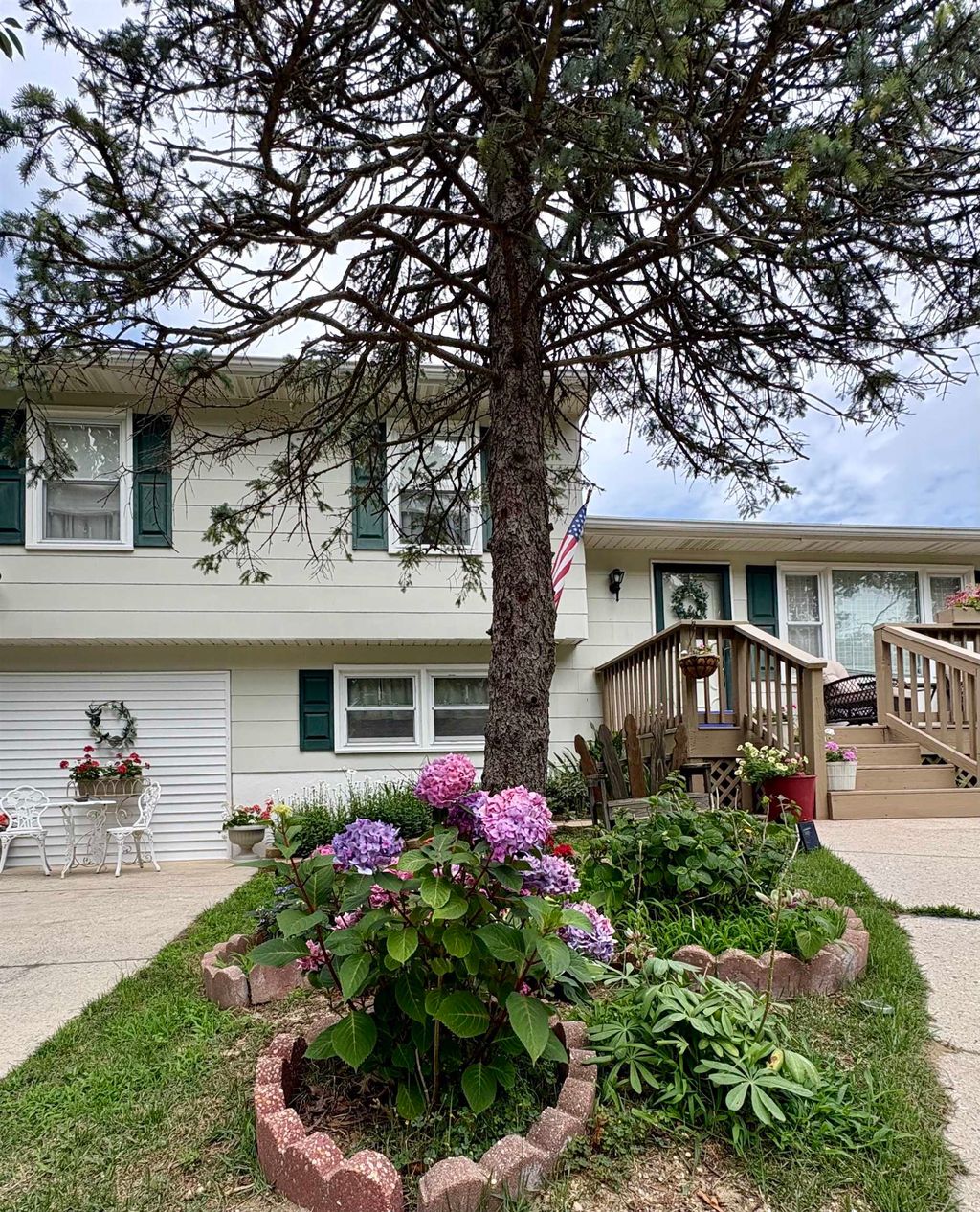 Photo of 221 Linda Anne Avenue, North Cape May, NJ 08204 (MLS # 261746)