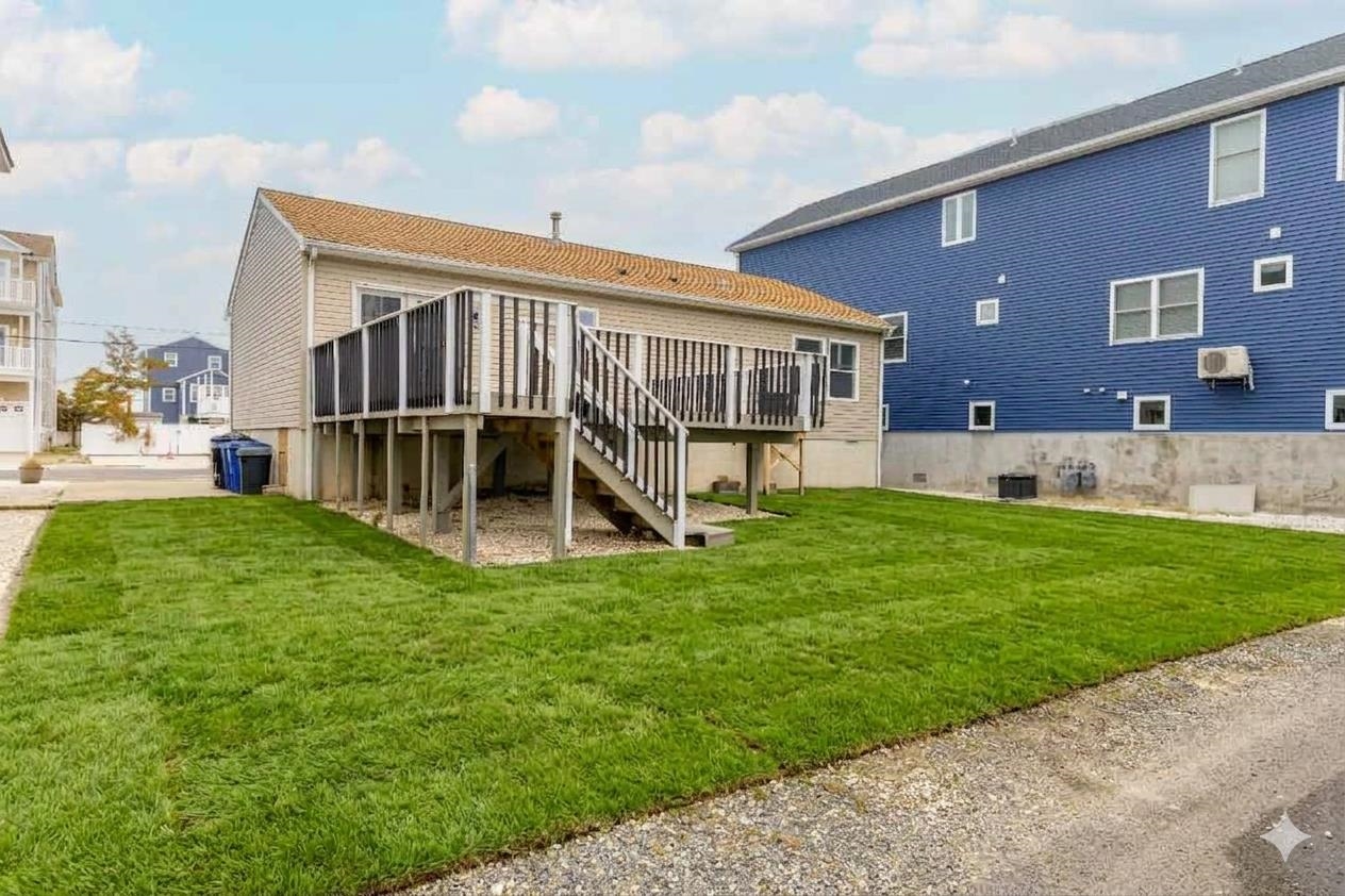513 W Burk Avenue