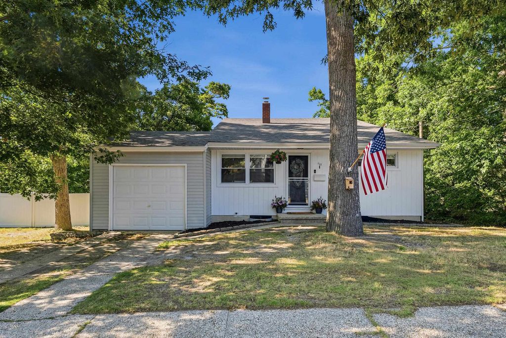 Photo of 110 Pennsylvania Ave AVE, Absecon, NJ 08201 (MLS # 261913)