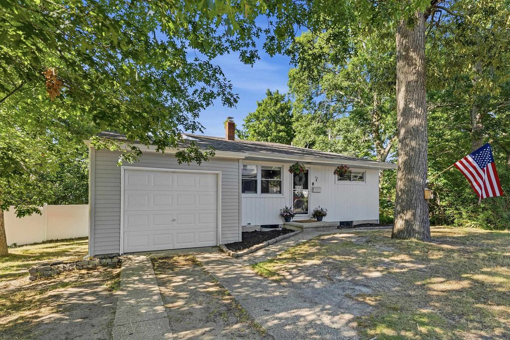 Photo of 110 Pennsylvania Ave AVE, Absecon, NJ 08201 (MLS # 261913)