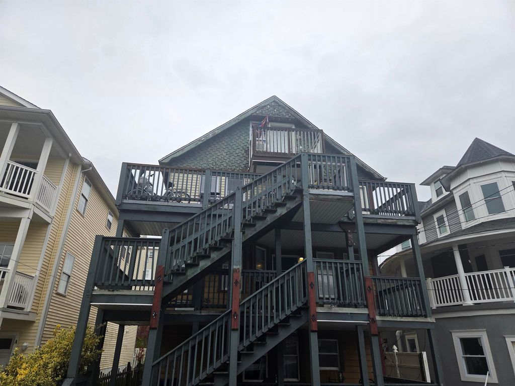 Photo of 206 E Glenwood Avenue #B, Wildwood, NJ 08260 (MLS # 253214)