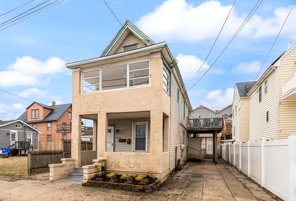 Photo of 210 W Burk Avenue, Wildwood, NJ 08260 (MLS # 260533)