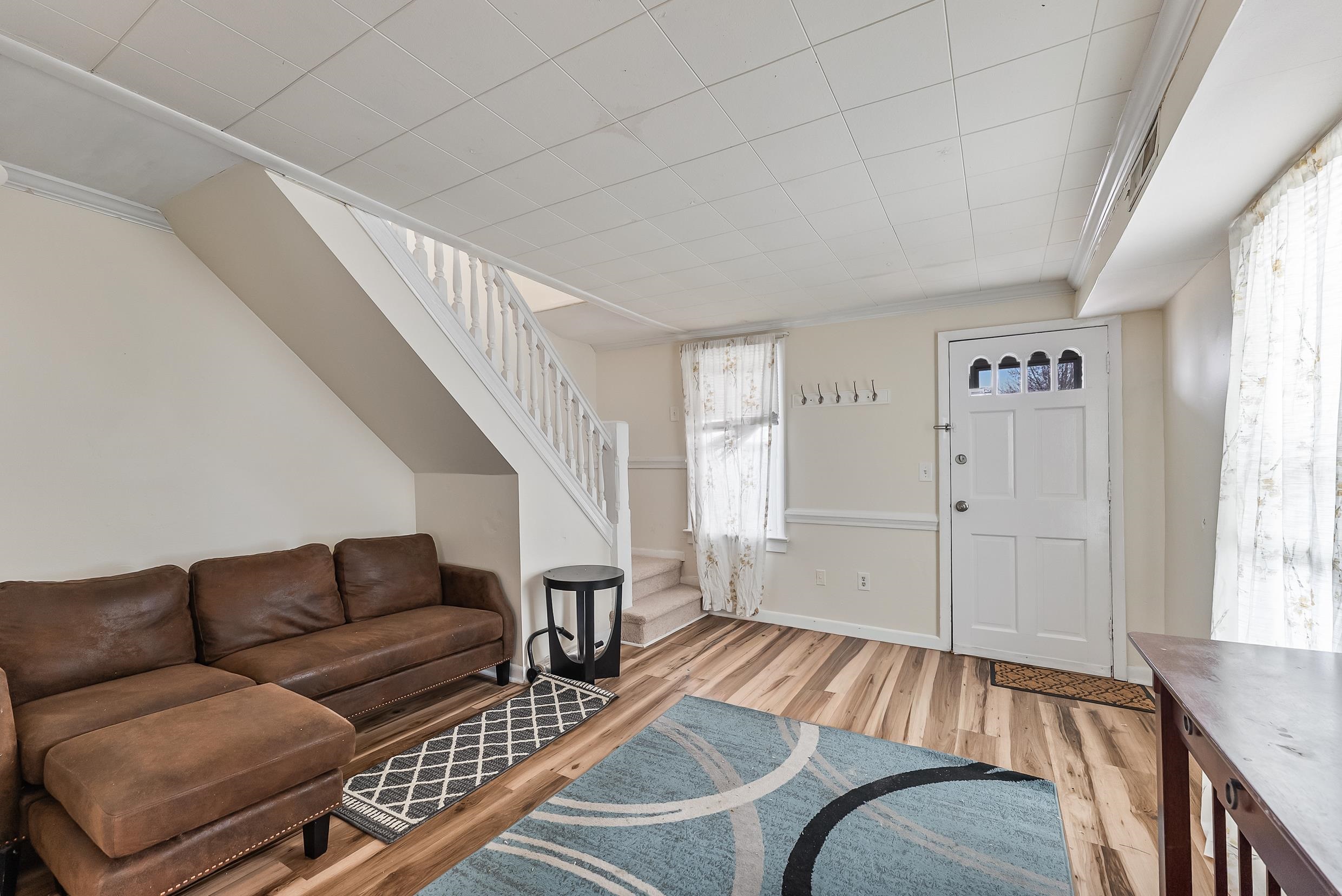 210 W Burk Avenue
