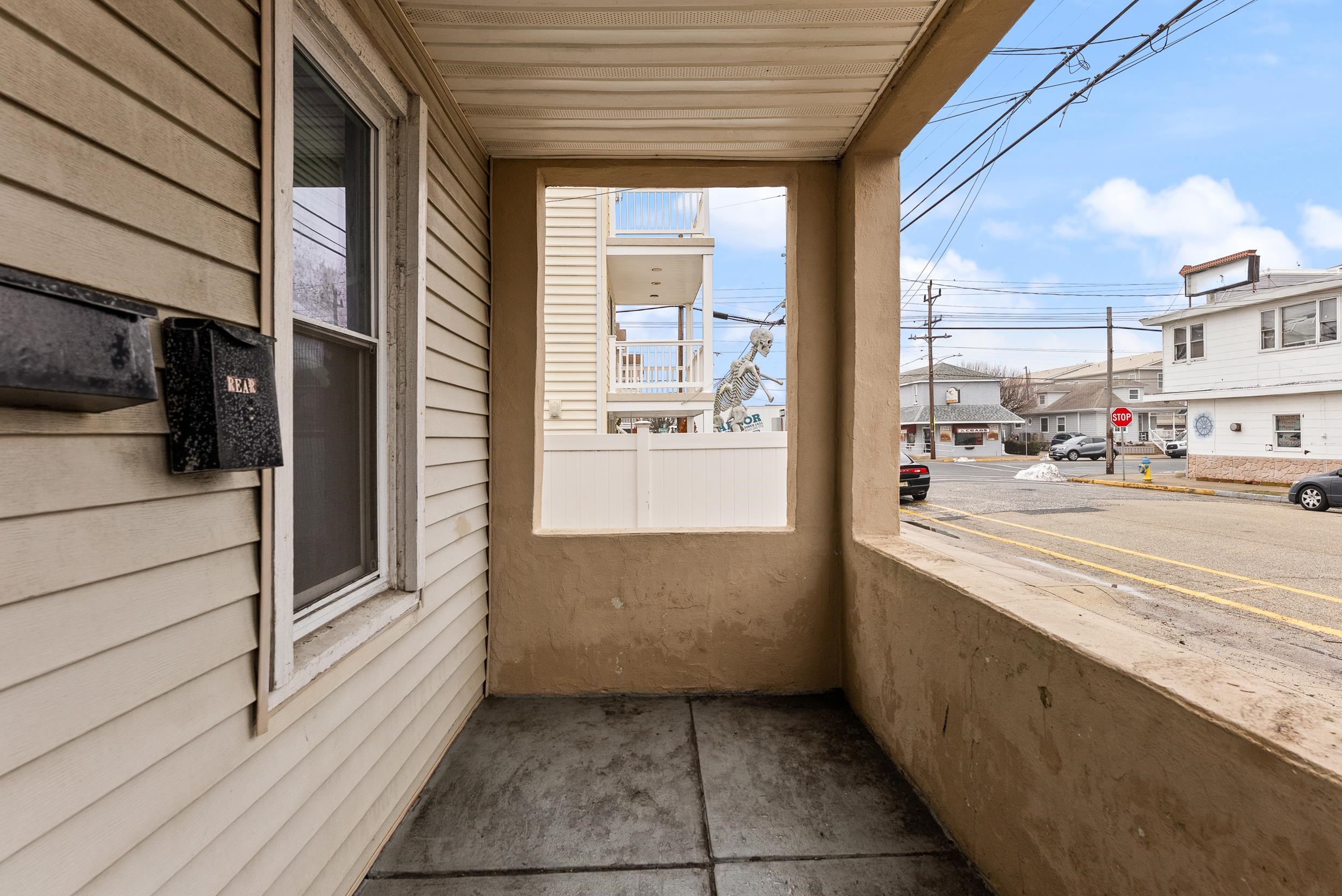 210 W Burk Avenue
