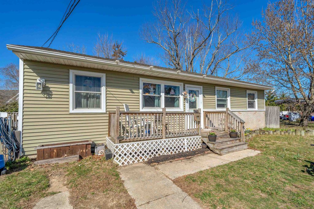 Photo of 5 Linden Cove, Rio Grande, NJ 08242 (MLS # 260766)