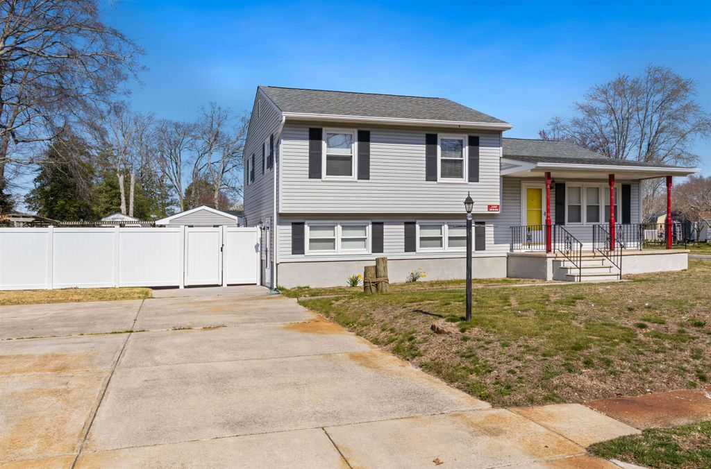 Photo of 200 Linda Anne Ave, North Cape May, NJ 08204 (MLS # 260920)