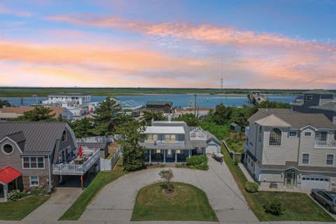Homes For Sale - 100 N Commonwealth Avenue<br/> Strathmere, NJ 08248