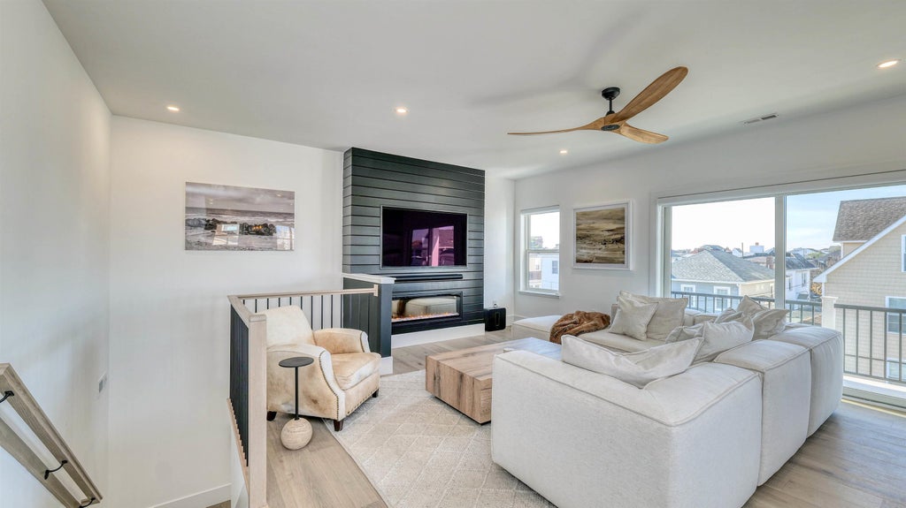 Photo of 107 N New Haven AVE #B, Ventnor, NJ 08406 (MLS # 262623)