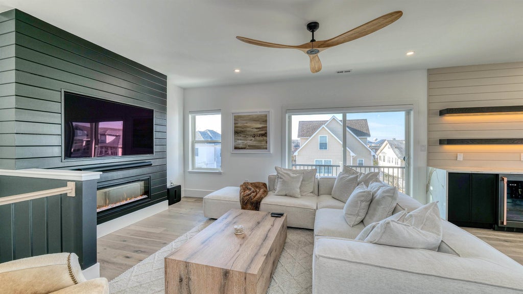 Photo of 107 N New Haven AVE #B, Ventnor, NJ 08406 (MLS # 262623)