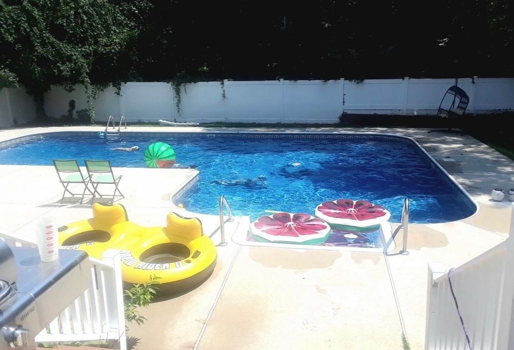 Photo of 7 Nassau Road, Somers Point, NJ 08244 (MLS # 253326)