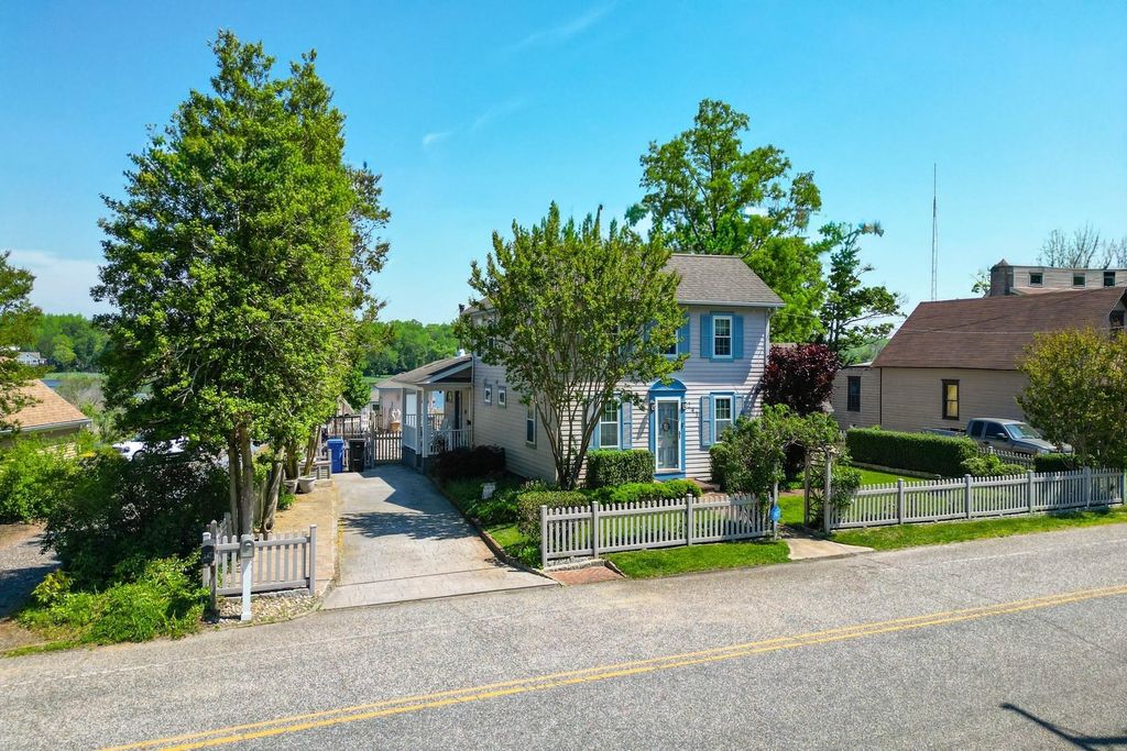 Photo of 243 Marshallville Road, Tuckahoe, NJ 08270 (MLS # 261420)
