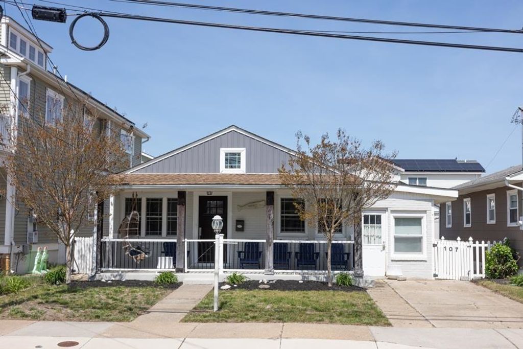 Photo of 107 E Miami Avenue, Wildwood Crest, NJ 08260 (MLS # 260671)