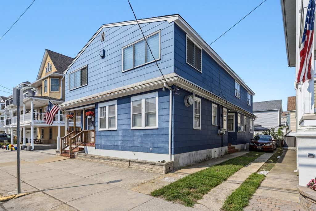 Photo of 217 E glennwood Avenue, Wildwood, NJ 08260 (MLS # 262361)