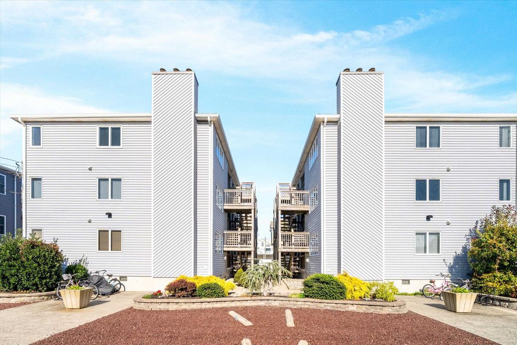 Photo of 127 40th Street #1F, Sea Isle City, NJ 08243 (MLS # 253188)
