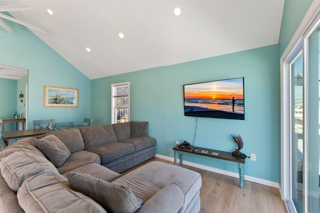 Photo of 536 W Maple Avenue, West Wildwood, NJ 08260 (MLS # 260211)