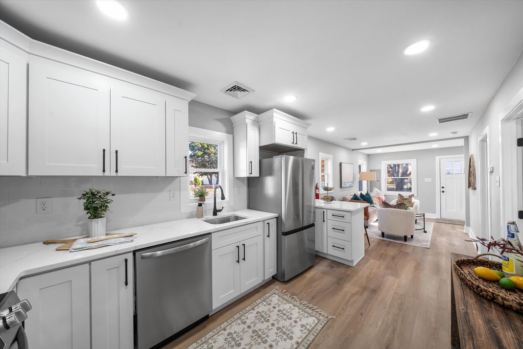 Photo of 7 Tulip Avenue, Villas, NJ 08251 (MLS # 253372)