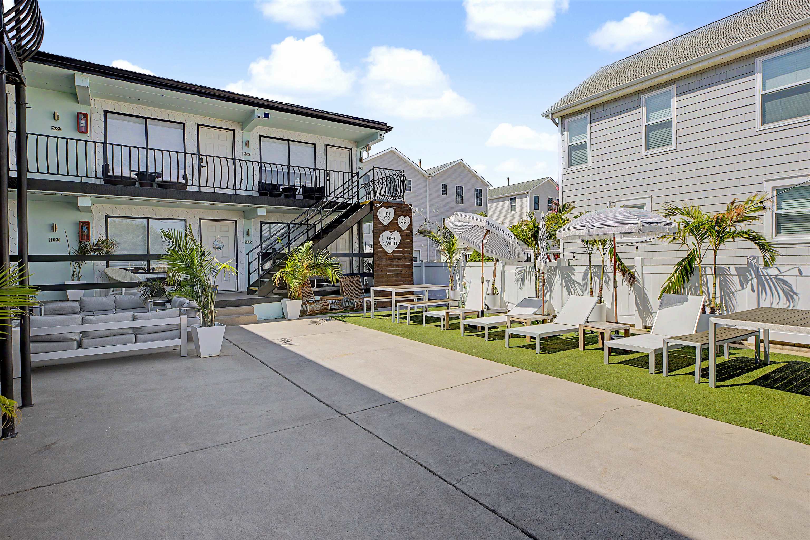 422 E 16th Street 104