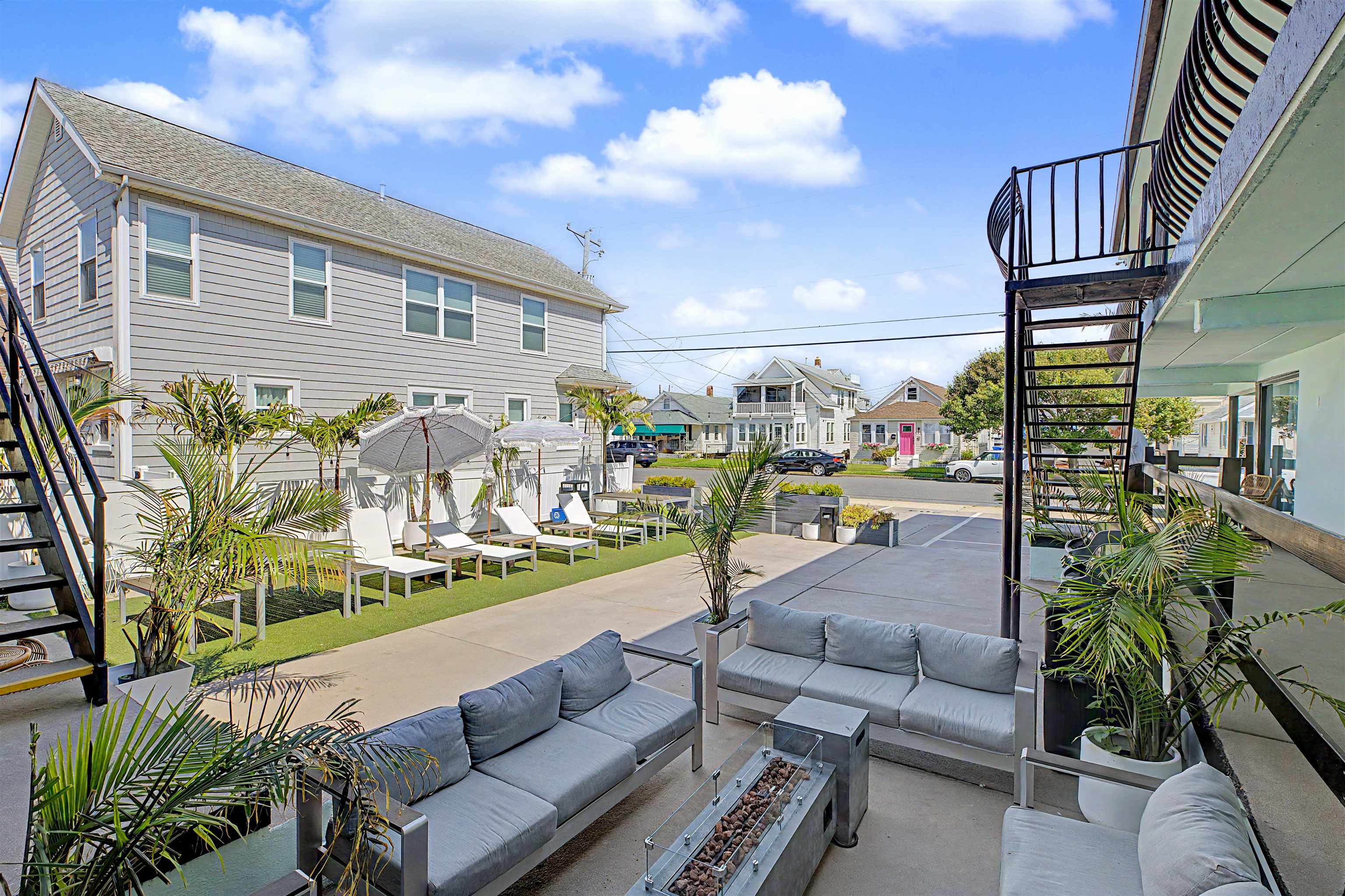 422 E 16th Street 104