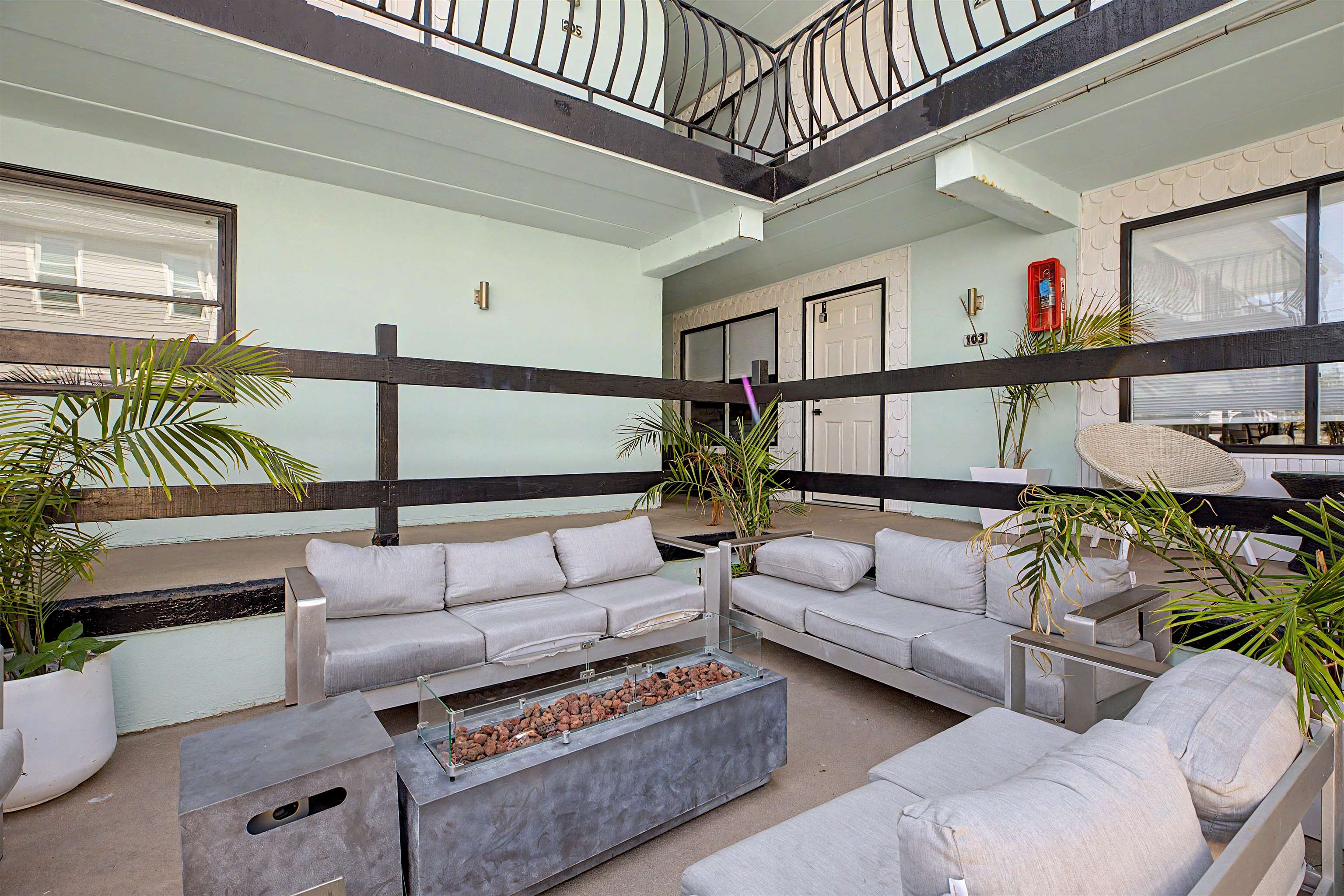 422 E 16th Street 104