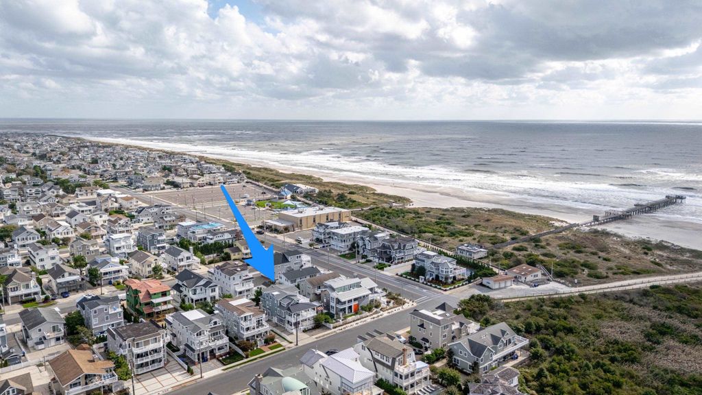 Photo of 25 W 32nd Street, Avalon, NJ 08202 (MLS # 252919)