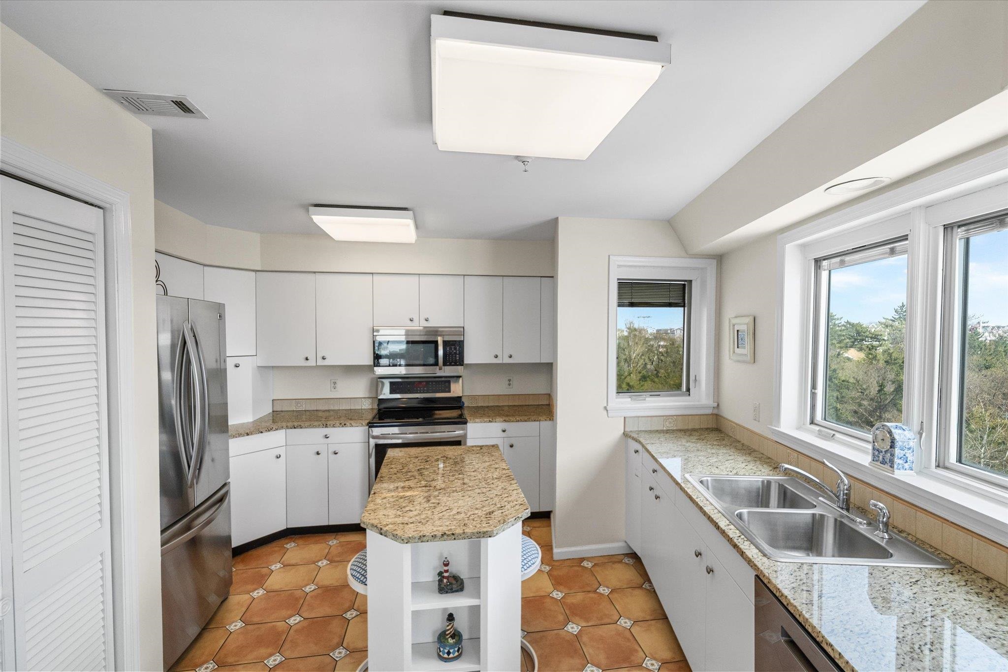 9400 Roberts Avenue #306, Sea Isle City, New Jersey image 11