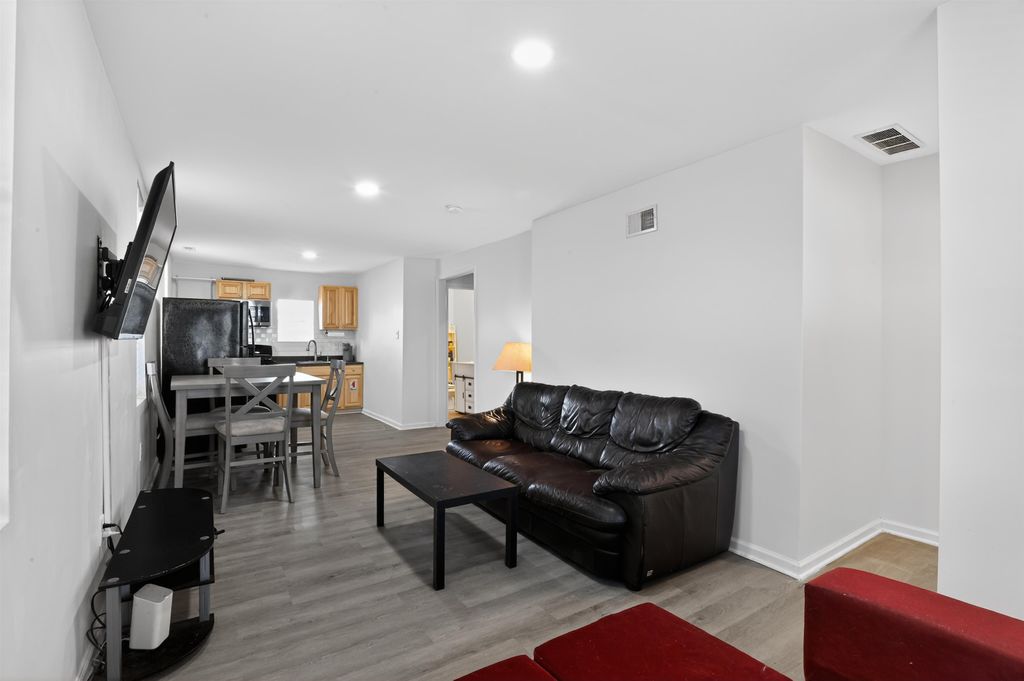 Photo of 230 W Magnolia Street #1, Wildwood, NJ 08260 (MLS # 260287)